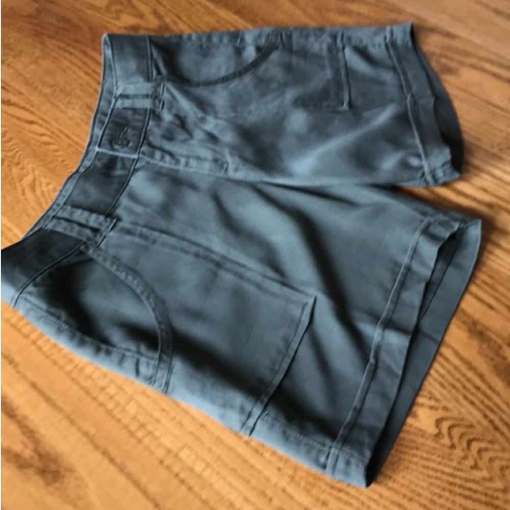 “Lee” shorts, dark, olive green, 8, EUC